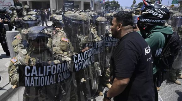 Gobernador de California pide al tribunal detener despliegue de soldados en Los Ángeles