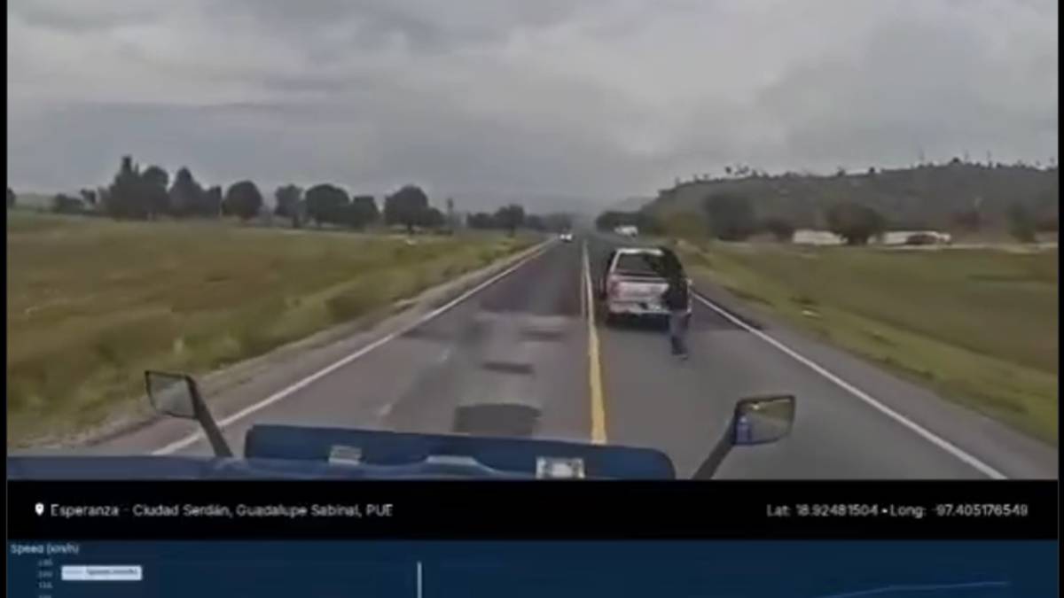 Inseguridad en carreteras de Puebla; traileros logran esquivar delincuentes