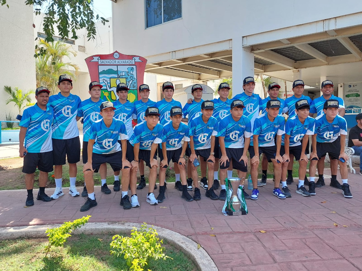 Jóvenes alvaradenses viajan a Toluca a cumplir su sueño; representarán a Sinaloa en torneo nacional de la FMF