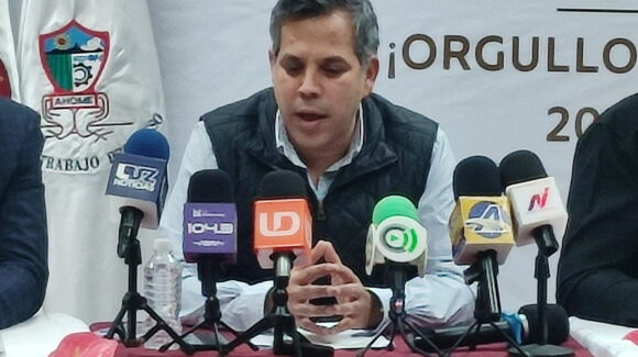 Renuncia Juan Garibaldi a la Secretaria del Ayuntamiento de Ahome; será sustituido por Cutberto Ríos