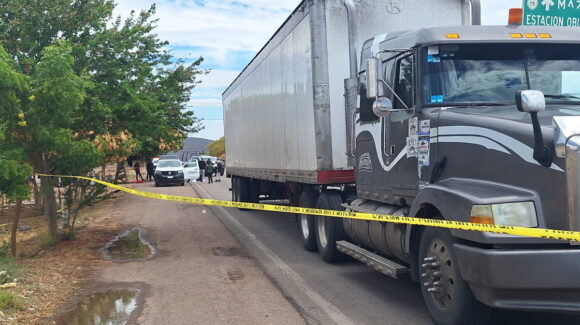 Muere joven arrollado por un tráiler al sur de Culiacán