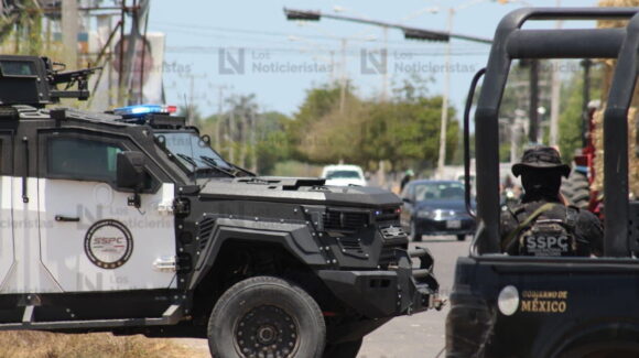 Detienen a presunto delincuente con 6 armas largas y municiones en Villa Juárez, Navolato