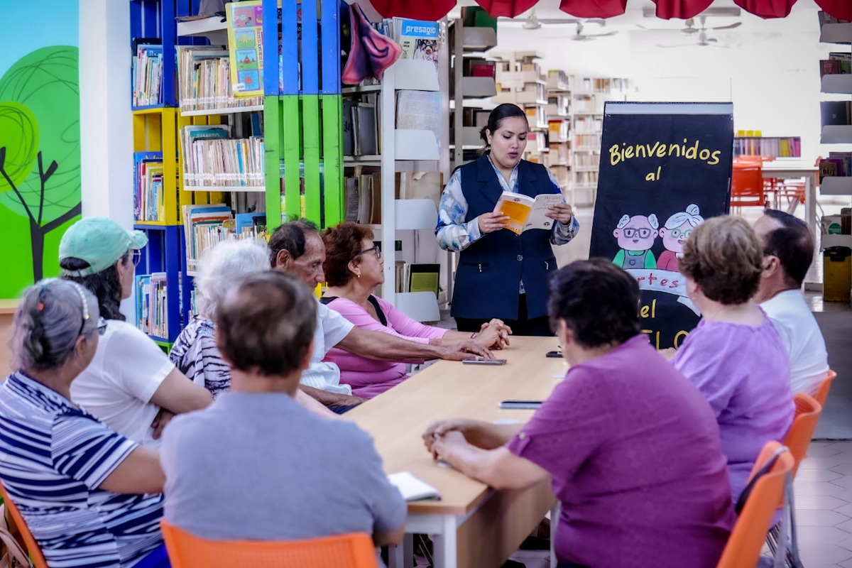 Poesía y Romanticismo alegran la tarde en ‘Martes del Abuelo’ en Mazatlán