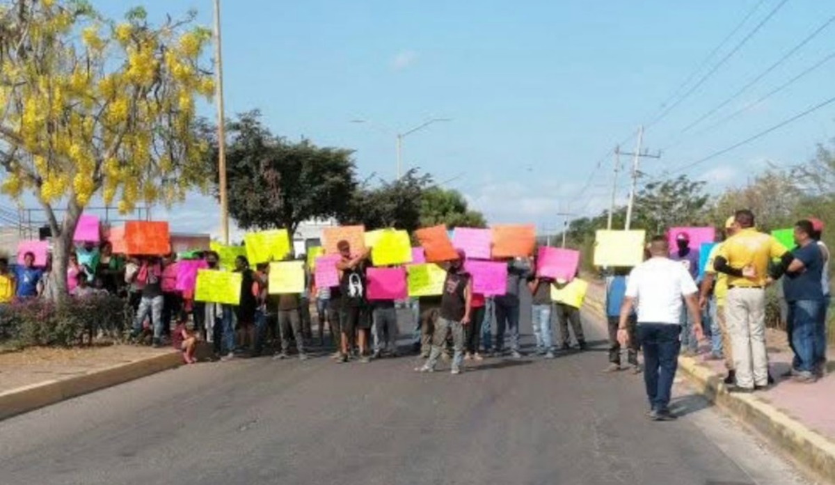 Protestan en Rosario para exigir salida del Ejército y mayor seguridad en la zona serrana