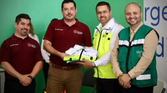 Reconoce SSA a socorristas de CRUM con uniformes y equipamiento en el marco de la conmemoración por su día