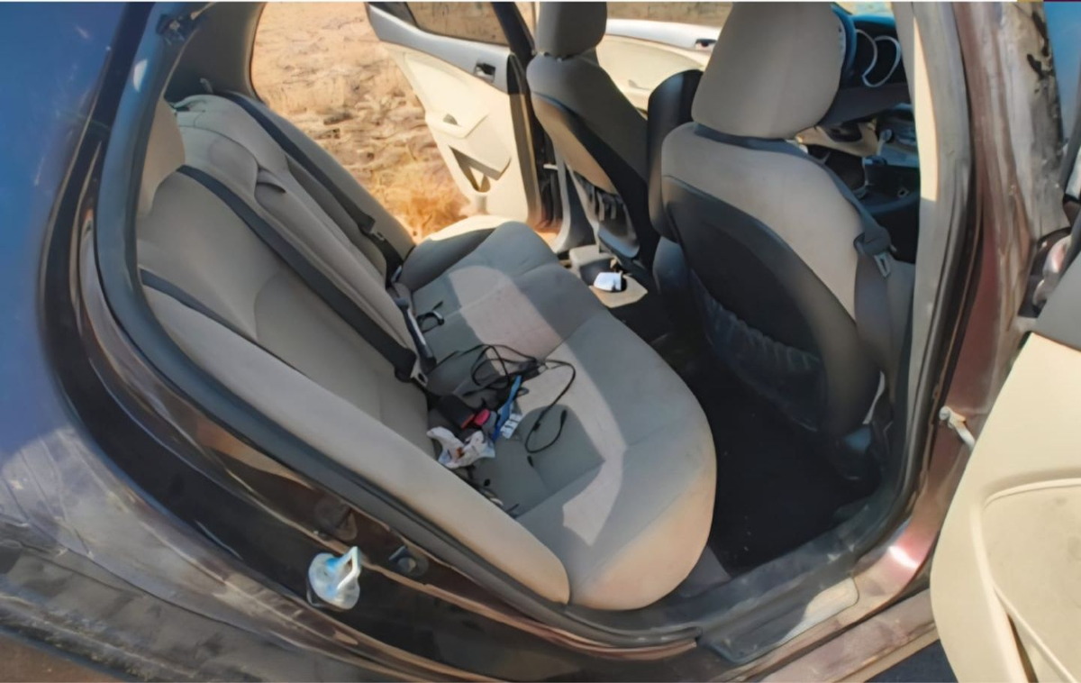 Recuperan 2 autos robados en Culiacán, uno de ellos con municiones