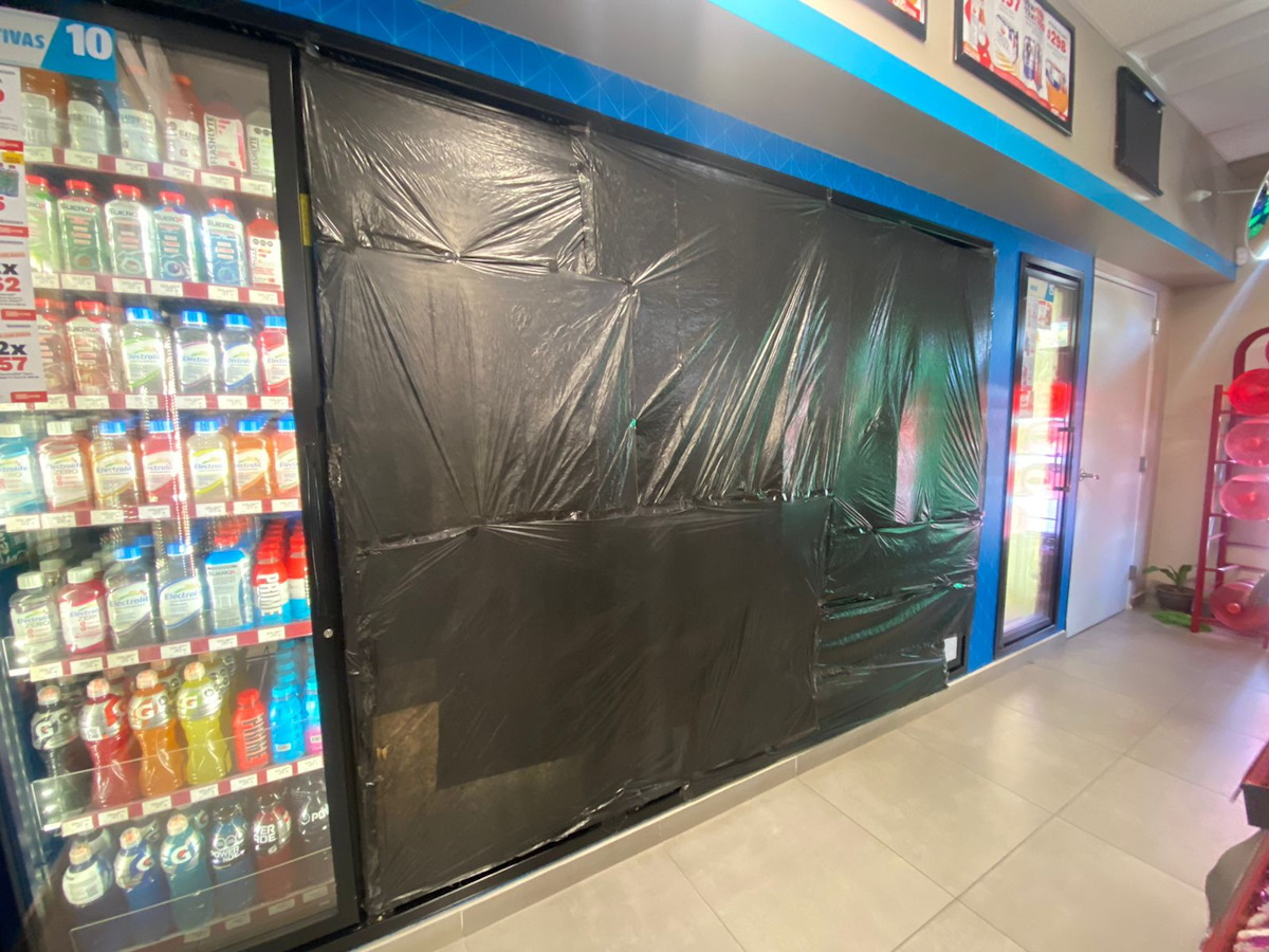 Refrigeradores bloqueados, así luce la Ley Seca en tiendas de autoservicio en Sinaloa por el Poder Judicial