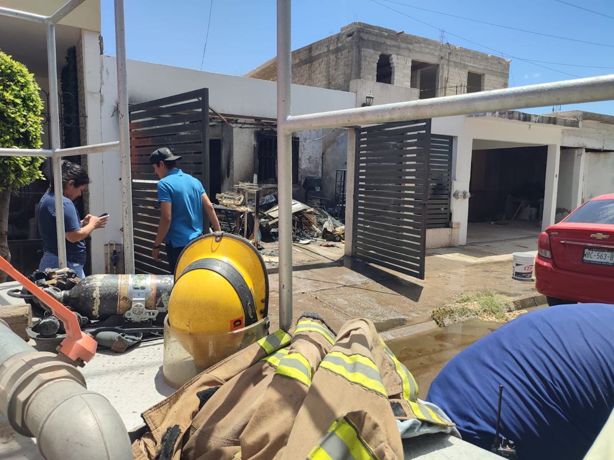 Se quema vivienda en Los Mochis