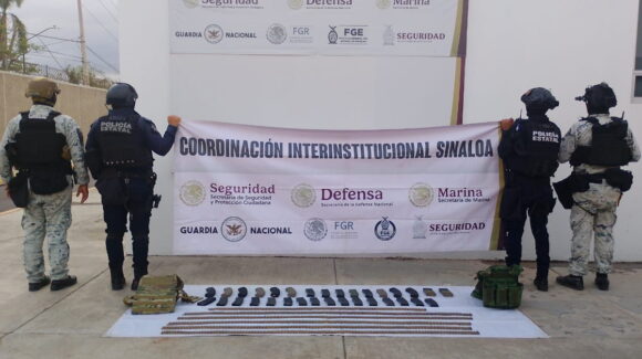 Tras persecución, aseguran vehículos, municiones y equipo táctico en Culiacán; los responsables huyeron