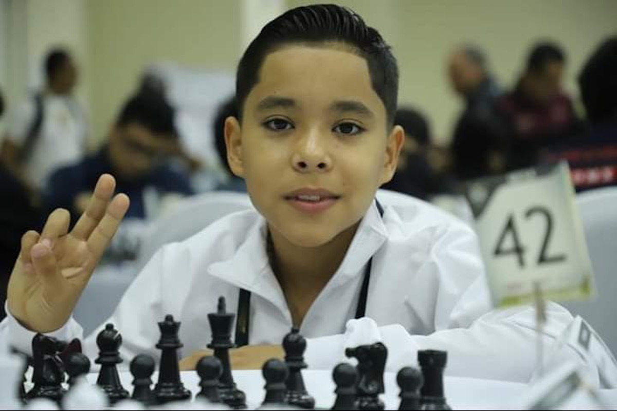 Yaén Sáenz, de Guamúchil representará a México en ajedrez en Canadá y necesita apoyo para cumplir su sueño