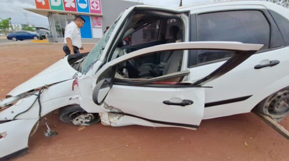 ¡Se le salió el motor! Aparatoso accidente al oriente de Culiacán