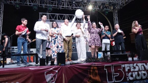 Arranca con pastel, fiesta y alegría el 15º Festival de Mi Ciudad en Los Mochis