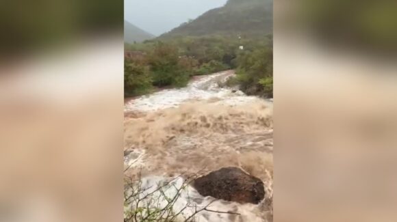 ¡Se formó un caudal! Arroyo que cruza San Javier, Badiraguato, se activa tras fuertes lluvias
