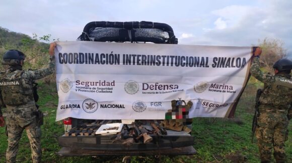 Asegura Marina y fuerzas federales armamento y equipo táctico en Rosario, Sinaloa
