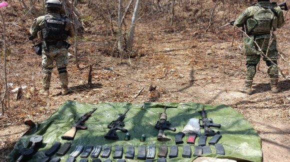 Ejército Mexicano asegura arsenal y vehículos robados en San Ignacio