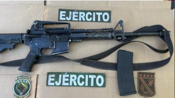 Sujeto evade a militares y abandona un arma larga y cartuchos en Imala, Culiacán