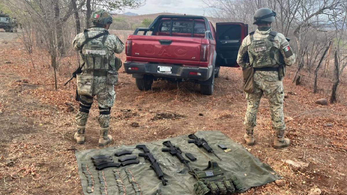 aseguran camioneta con armamento