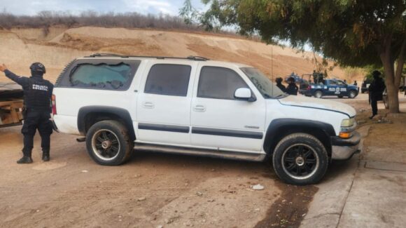 Tenía un cristal estrellado; aseguran camioneta con blindaje artesanal en Culiacán