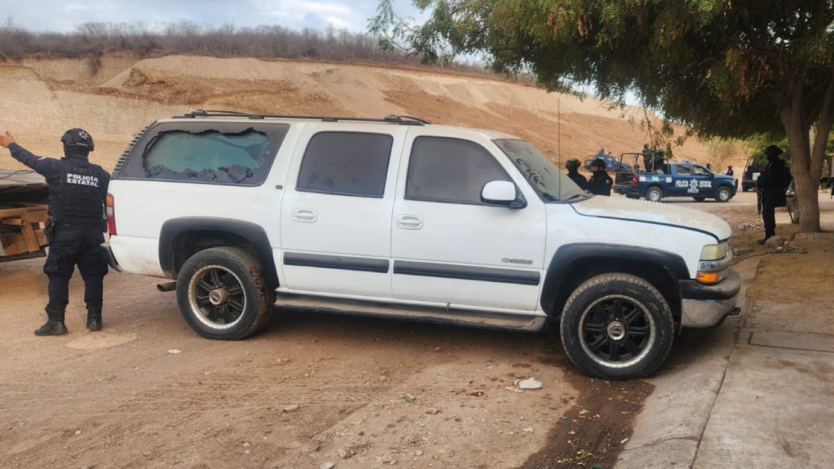 Aseguran camioneta con blindaje artesanal en Culiacán