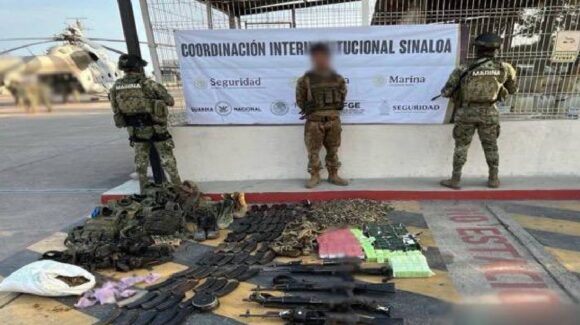 Detienen a una persona y aseguran arsenal y vehículos en Mazatlán