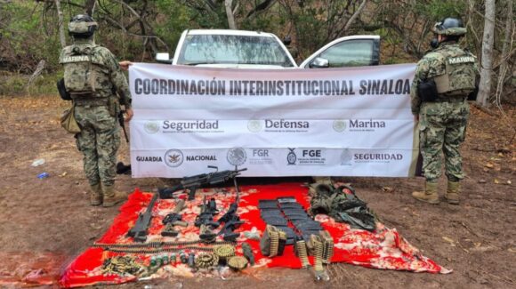 Aseguran vehículos blindados, armas y equipo táctico en operativo en San Ignacio