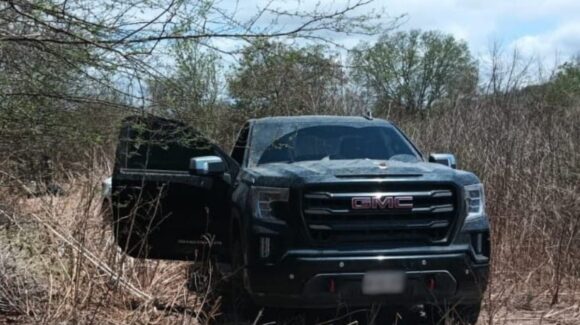 Aseguran y recuperan vehículos en operativo en San Ignacio