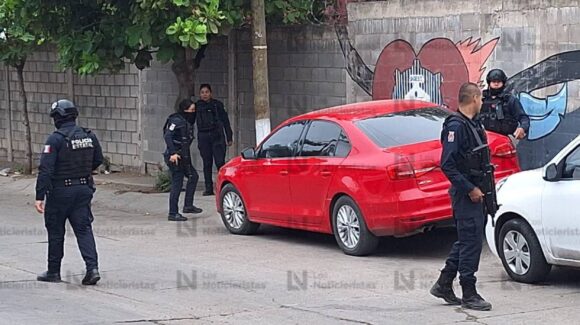 Ejecutan a mujer frente a su hijo al llegar a secundaria en Villa Bonita, Culiacán