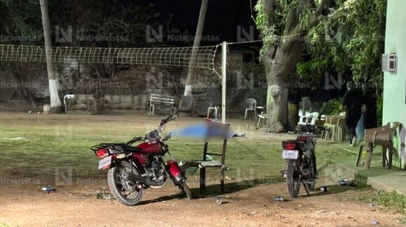 Por ser dado de alta, el niño herido en asesinato de su papá policía, en Navolato: Salud