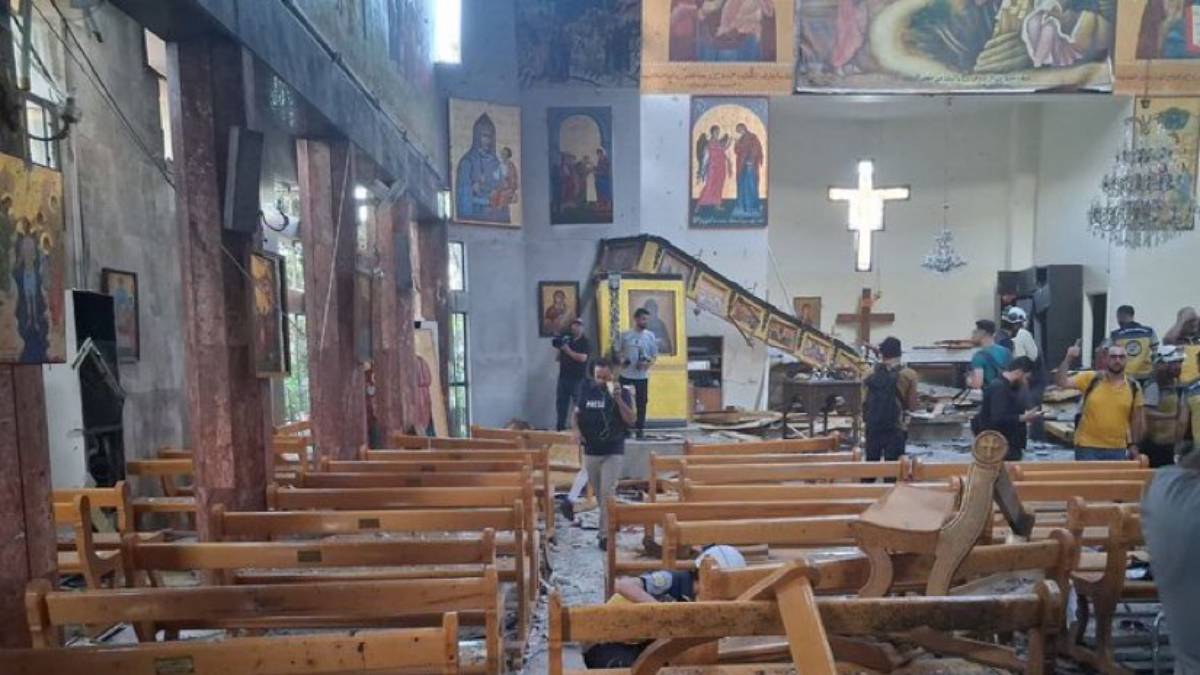 Atentado suicida en iglesia de Damasco deja al menos 20 muertos y decenas de heridos