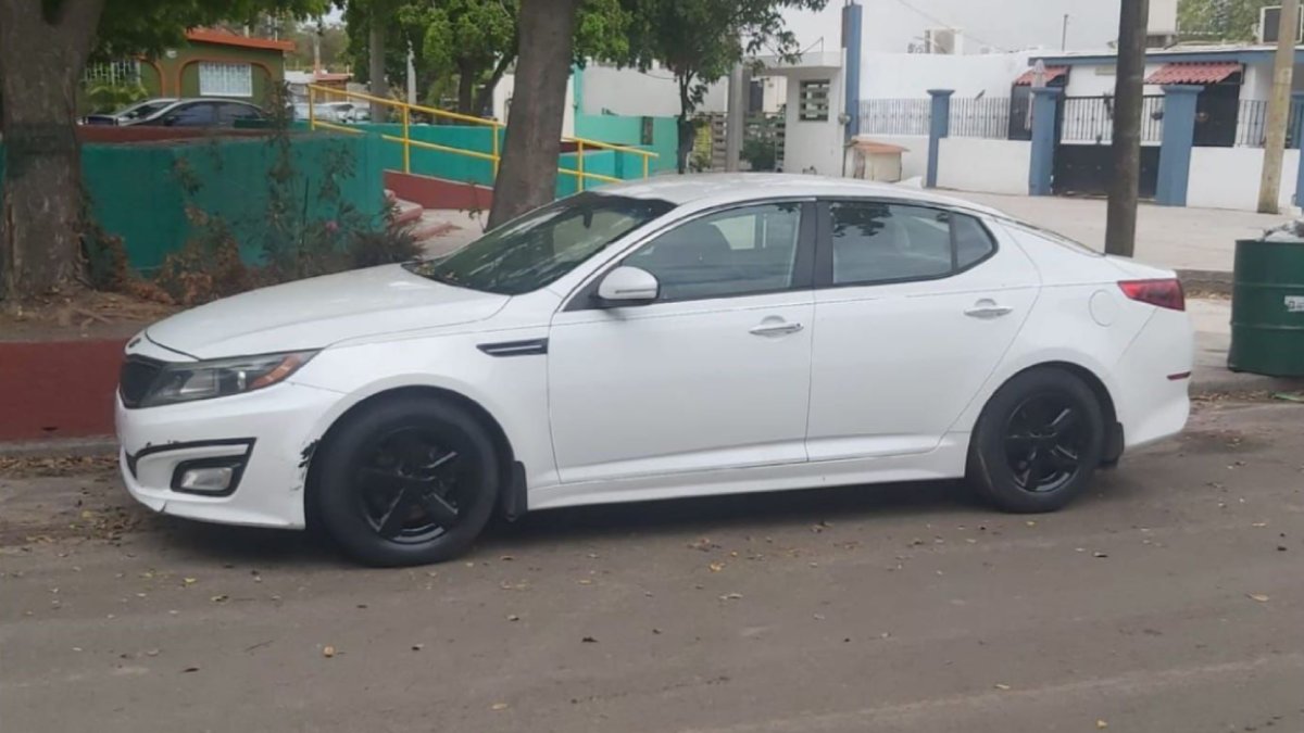 auto con reporte de robo en la colonia infonavit humaya culiacan