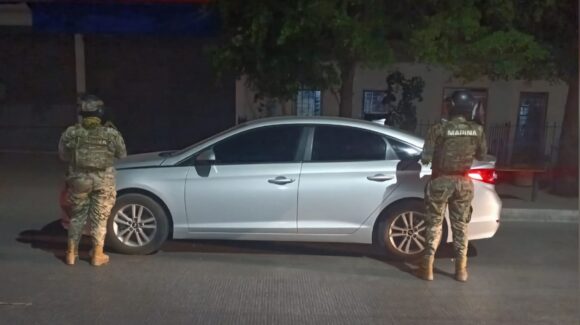Detectan auto robado en Culiacán; lo hallaron abandonado en Las Cucas