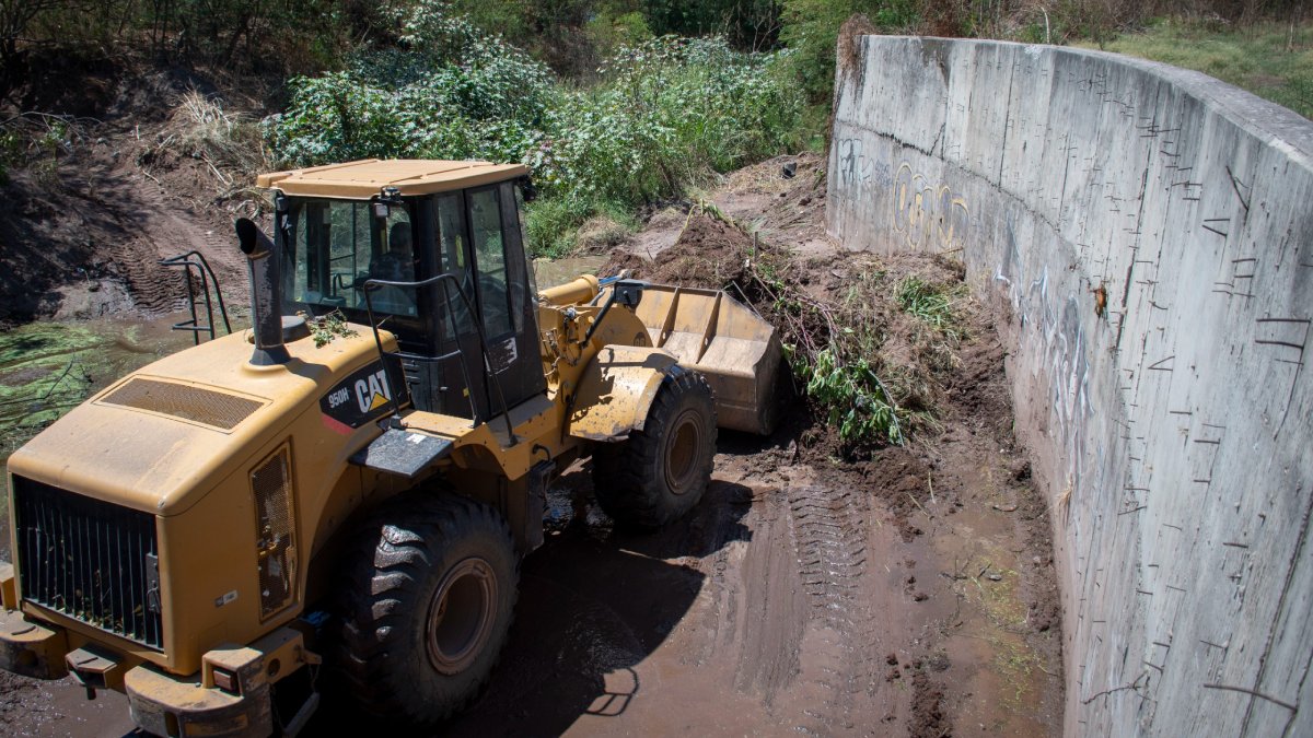 Ayuntamiento de Culiacán intensifica limpieza de drenes, arroyos y canales