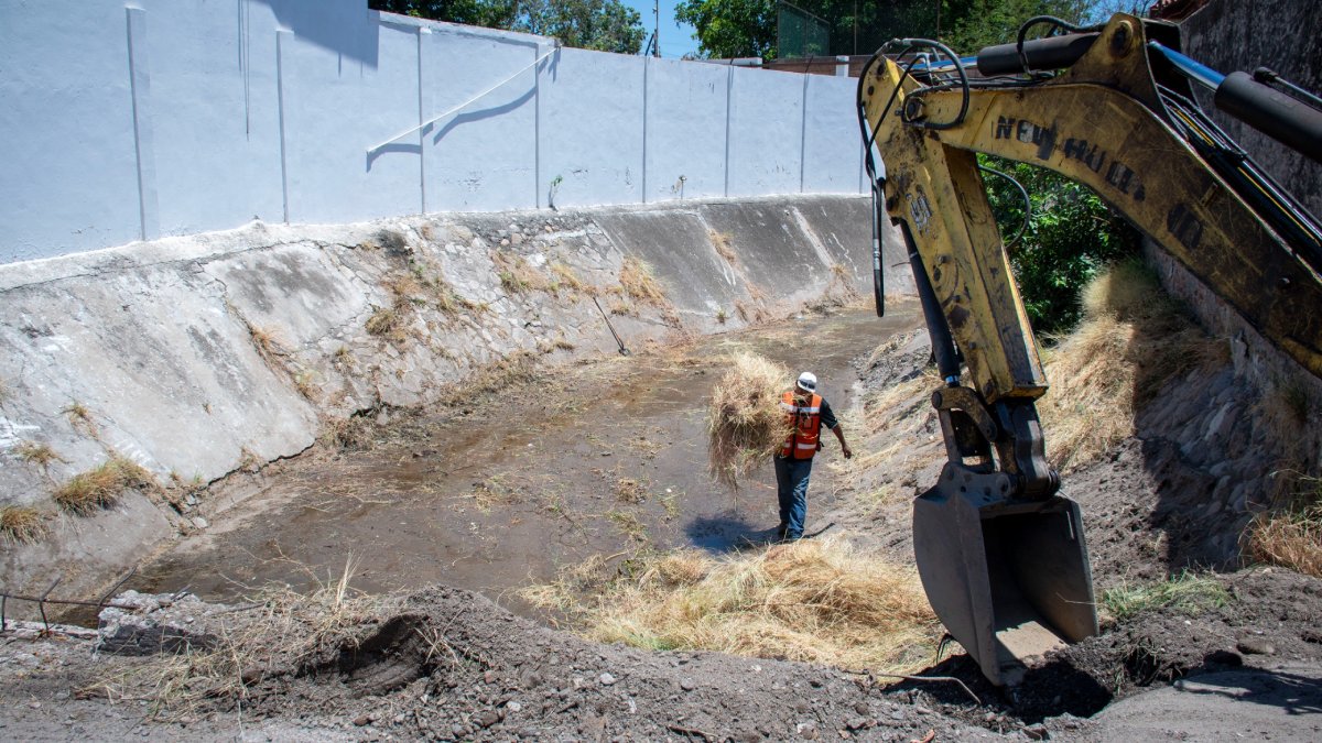Ayuntamiento de Culiacán intensifica limpieza de drenes, arroyos y canales