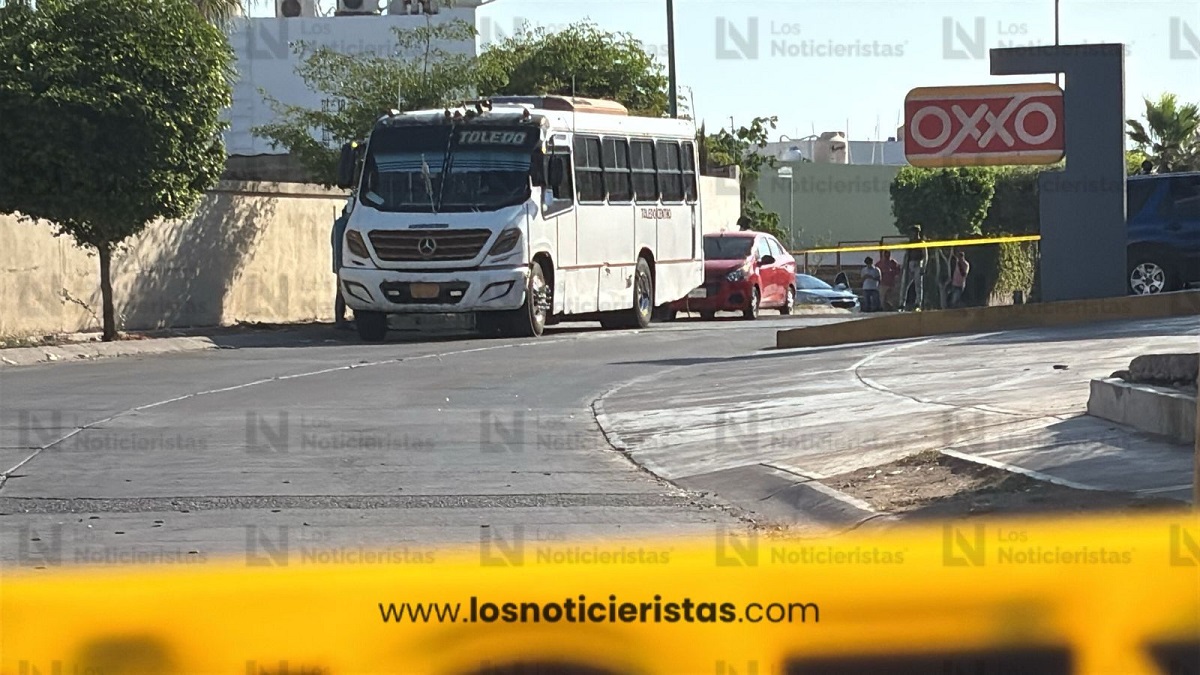 Balacera en Stanza Córcega en Culiacán deja un camión baleado y dos heridos