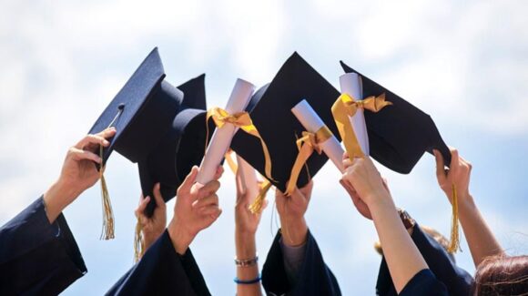 Ante la contratación de paquetes de servicios o recuerdos de graduación, Profeco ofrece una guía