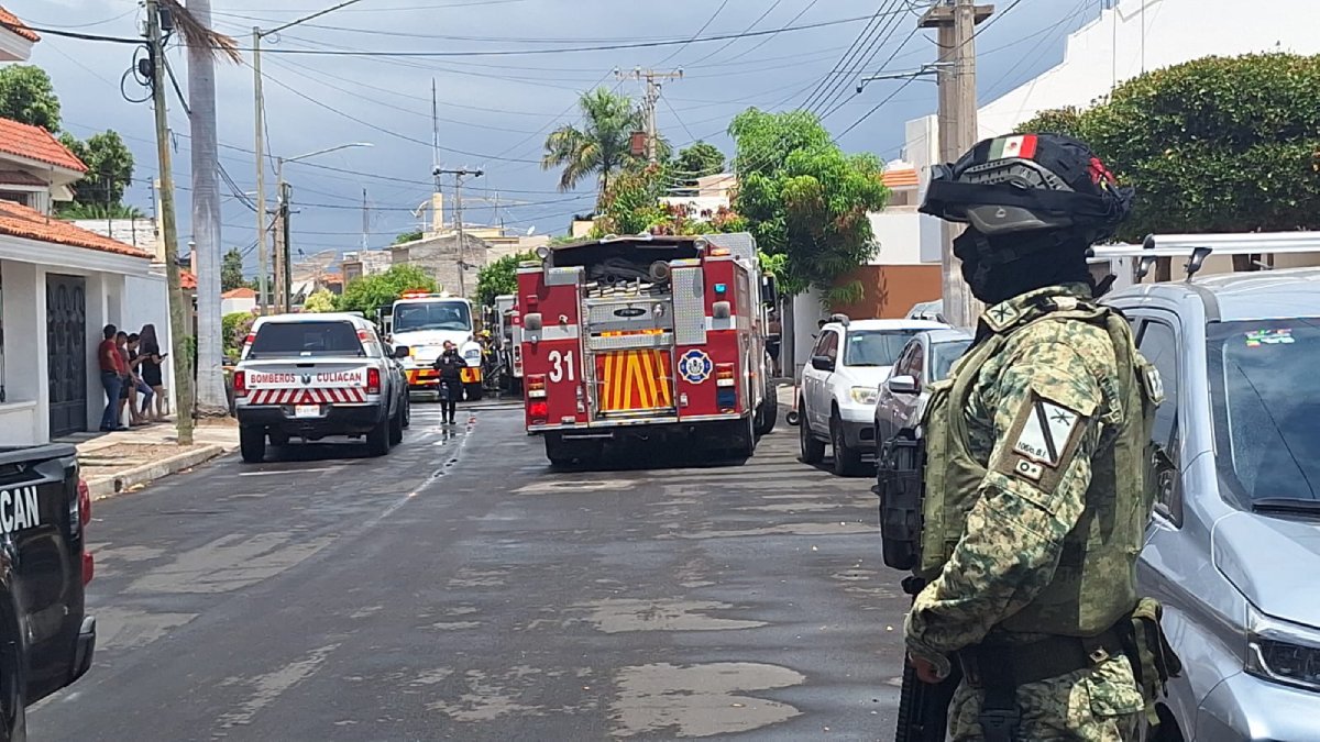 Incendio en casa habitación moviliza a cuerpos de emergencia en Culiacán