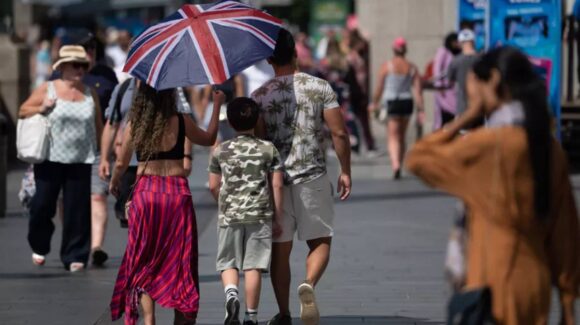 Inglaterra enfrenta su primera ola de calor del año; emiten alerta sanitaria por riesgos a la salud