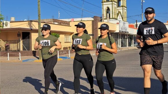 Más de 200 personas corren por la salud y contra las adicciones en Guamúchil