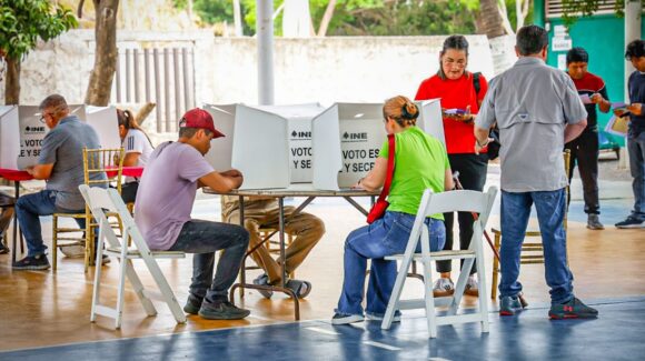 Fluida participación en la casilla especial del Centro Cívico Constitución para elegir jueces y magistrados