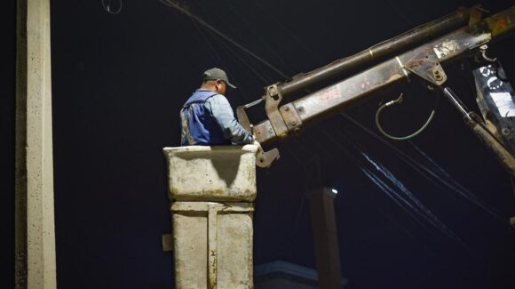 “Entre penumbras y robos por falta de alumbrado público”, viven vecinos de la colonia Magisterial en Los Mochis