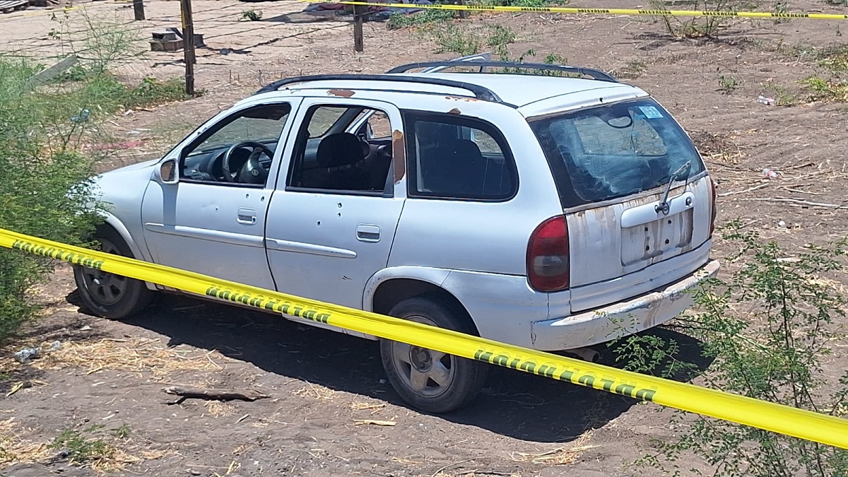 Reportan ‘levantón’ de dos policías de Navolato; hallan su carro baleado y con sangre