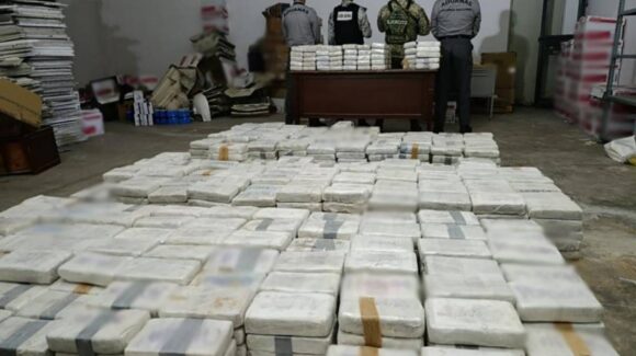 Fuerzas federales aseguran cargamento millonario de cocaína en Huixtla, Chiapas