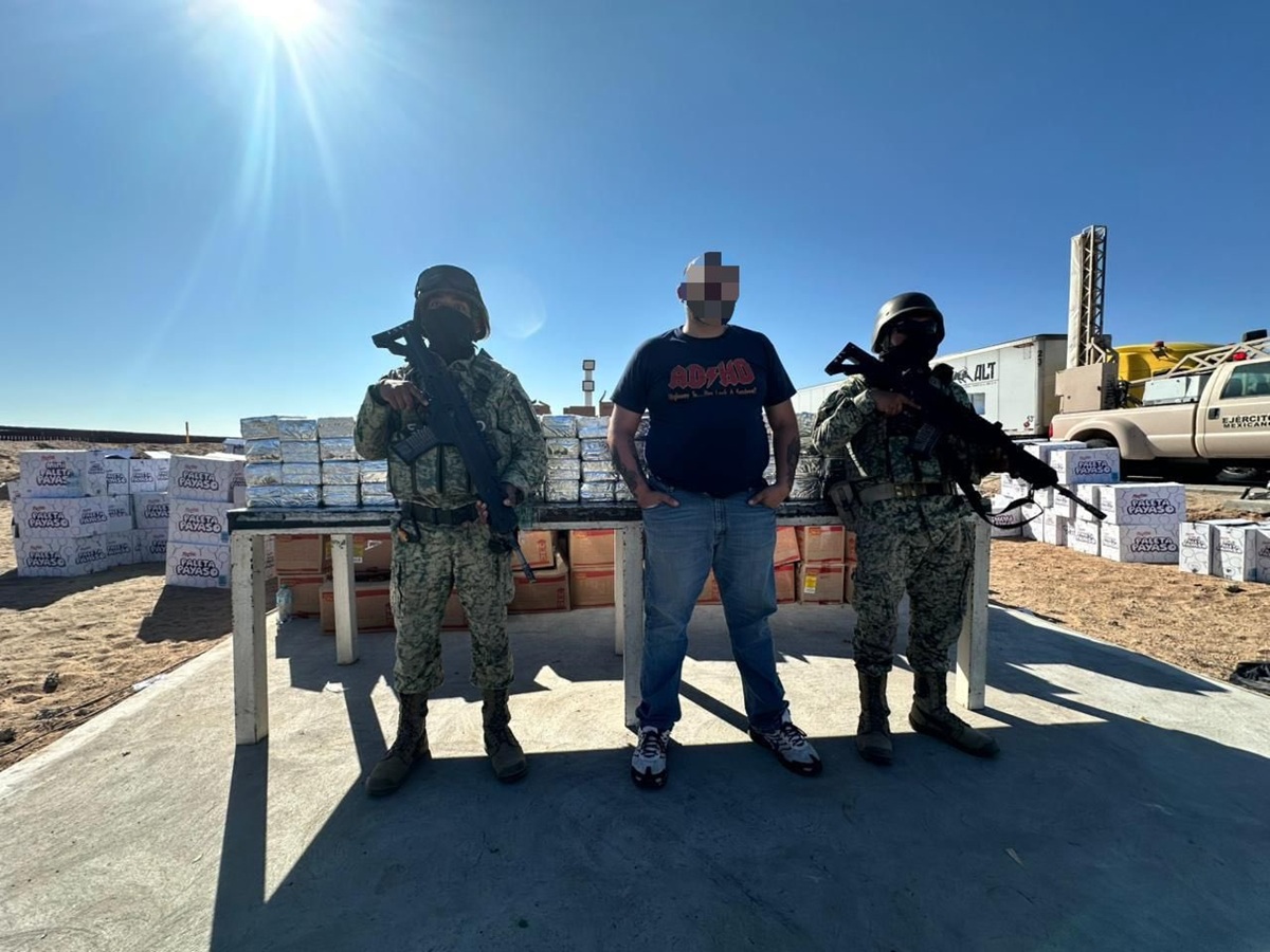 Chofer detenido con cocaína en cajas de Ricolino en Sonora