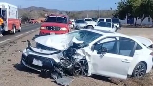 Al menos 6 personas heridas en aparatoso choque en la carretera libre Mazatlán-Culiacán