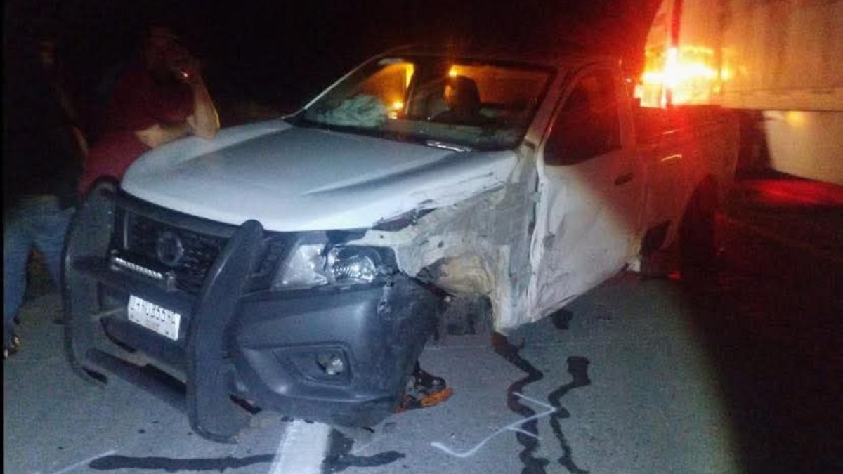 Choque entre dos camionetas y un tráiler deja cuatro lesionados cerca de Villa Unión, Mazatlán