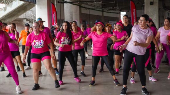 ¡Ni la lluvia las detuvo! Clase de Zumba con Causa ‘Al 100 con Casa Valentina’, se realiza con éxito en Mazatlán