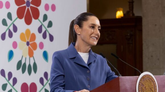 ‘Se les olvida Pegasus’, reviran en la mañanera a las críticas a la nueva ley de Sheinbaum
