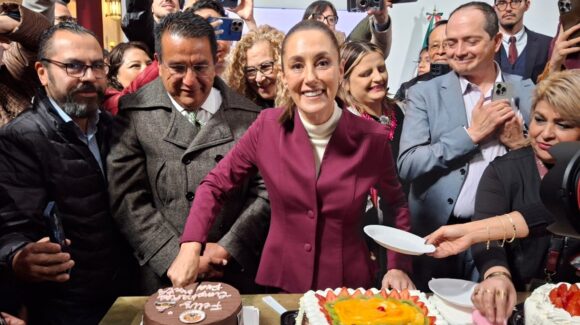 ‘Un año más vieja, pero la juventud se lleva en el corazón’: Sheinbaum celebra su cumpleaños