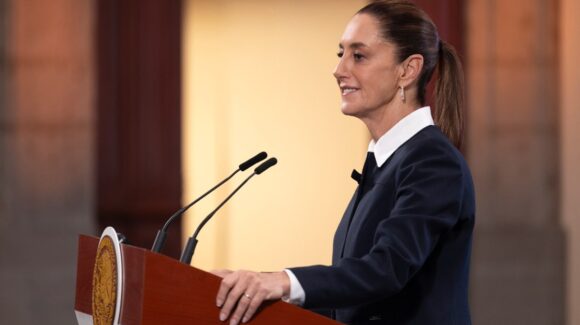 ‘Con inteligencia artificial cambian lo que digo’: Sheinbaum reclama a Latinus