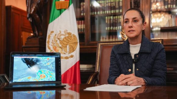 No salir y mantenerse juntos, recomienda Sheinbaum ante inminente impacto de ‘Erick’ a México